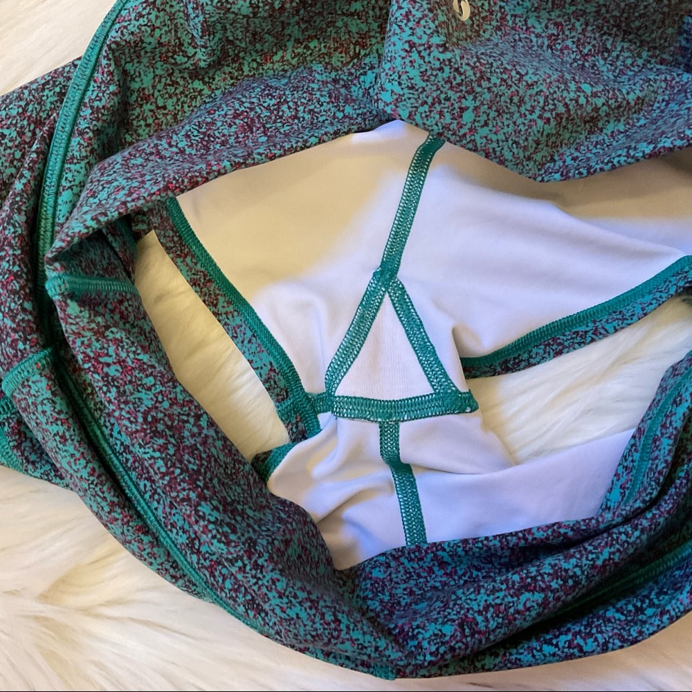 Lululemon In Movement Shorts - Size 12 - Everlux - Ditzy Spritz / Teal Media - Picture 7 of 11